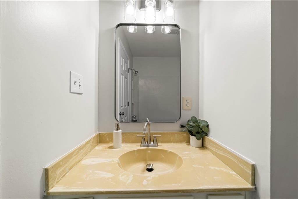 1998 Cheatham Woods Drive SW