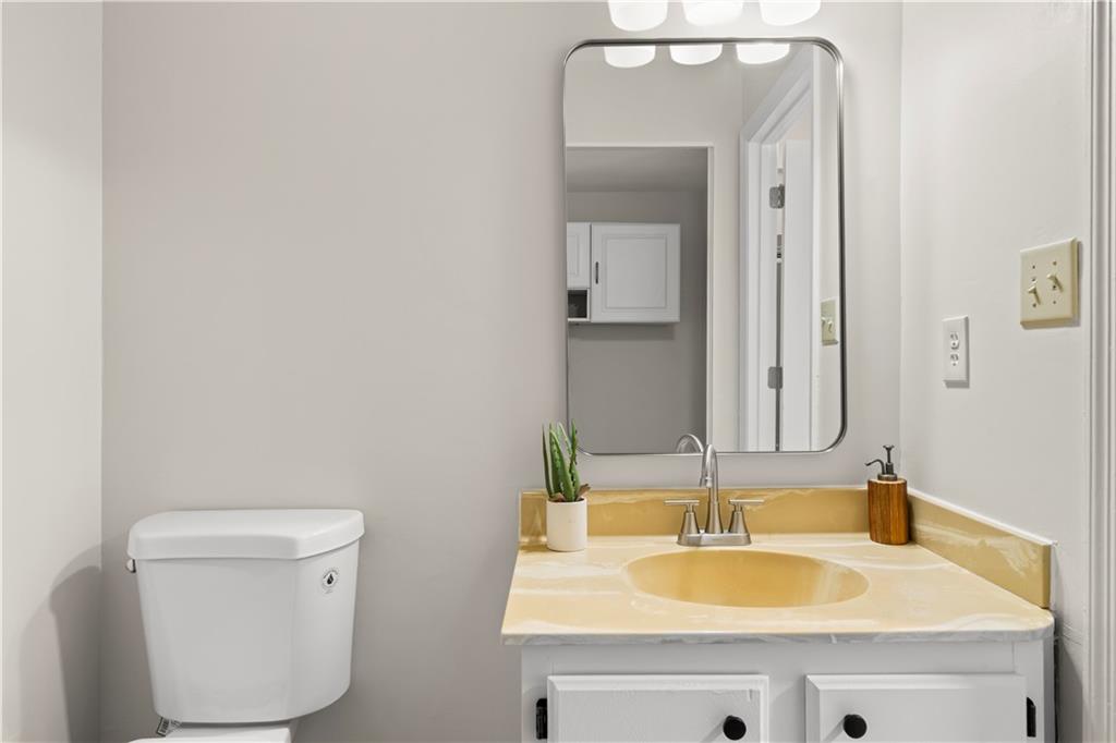 1998 Cheatham Woods Drive SW