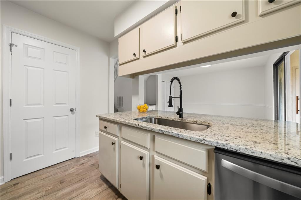 1998 Cheatham Woods Drive SW