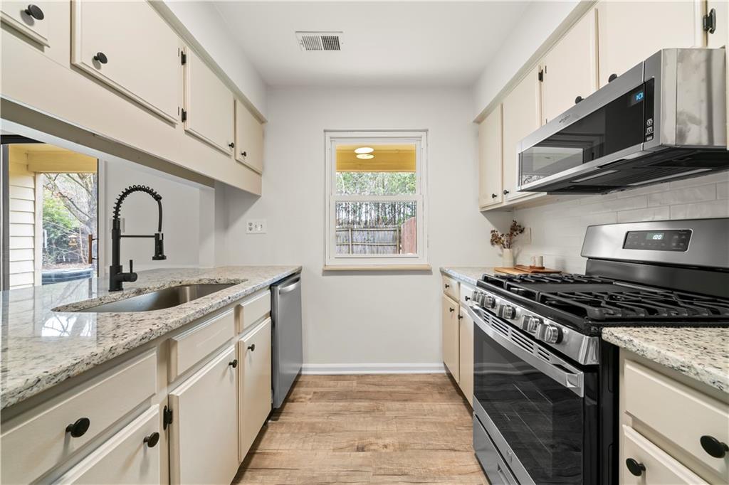 1998 Cheatham Woods Drive SW