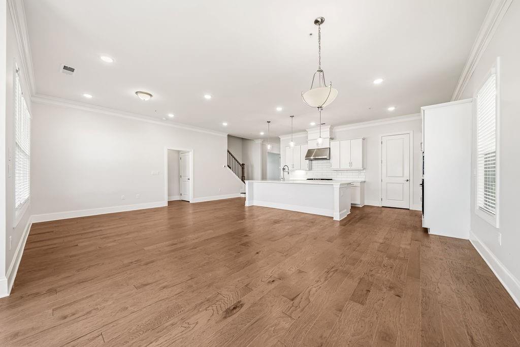 261 Vinca Circle NW