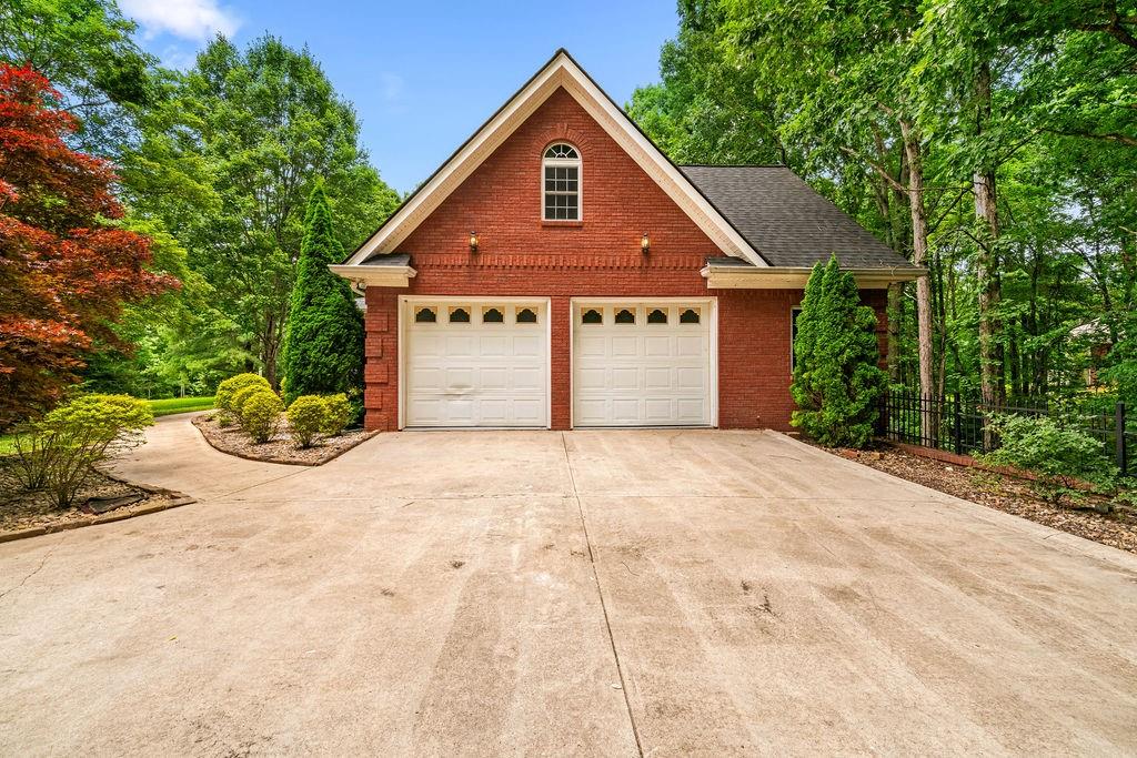 23 Lookout Court