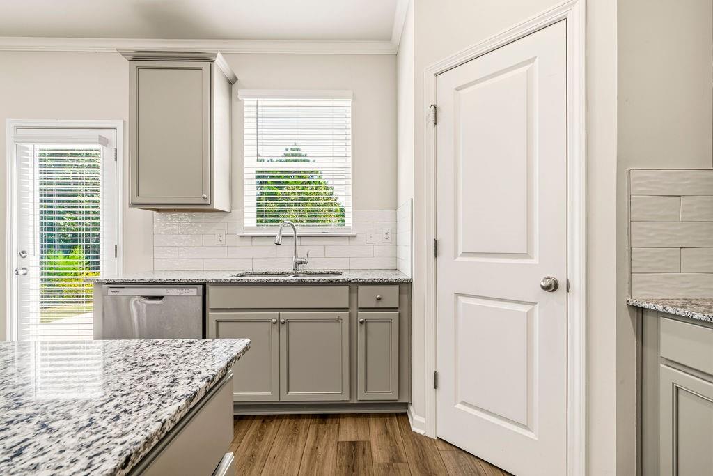 5065 Ivy Cottage Lane