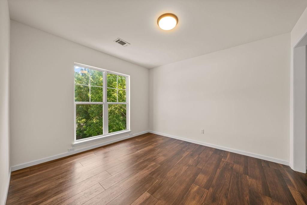 77 Hunters Green