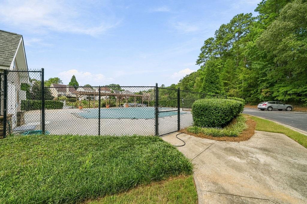 4052 Thornbrook Lane