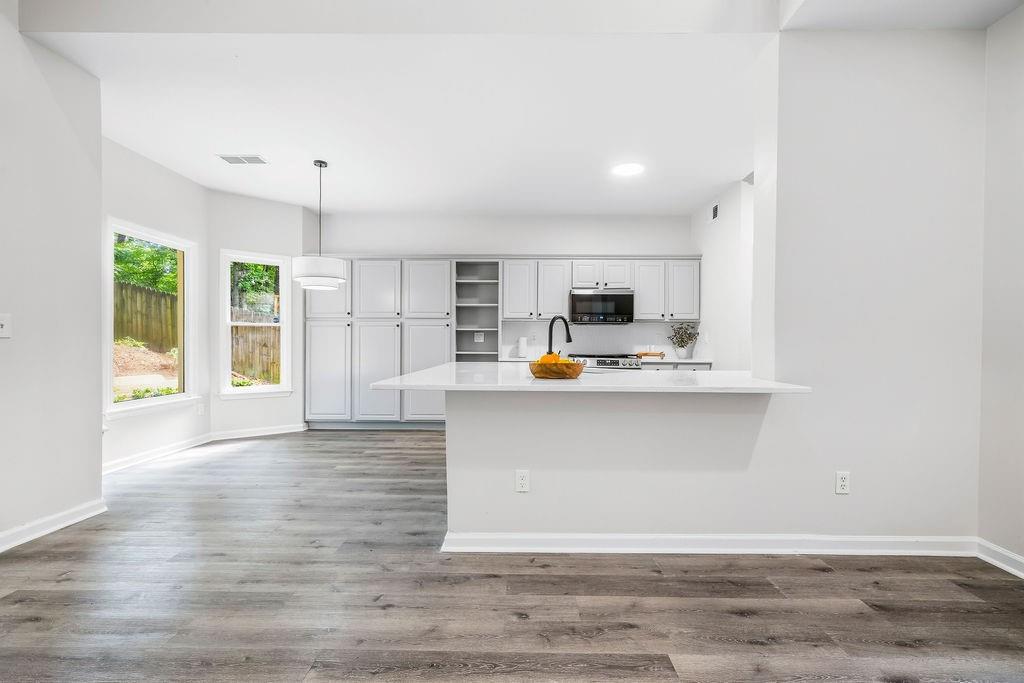 4052 Thornbrook Lane