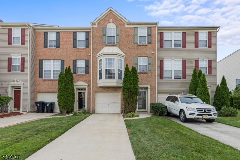 66 Colts Neck Dr