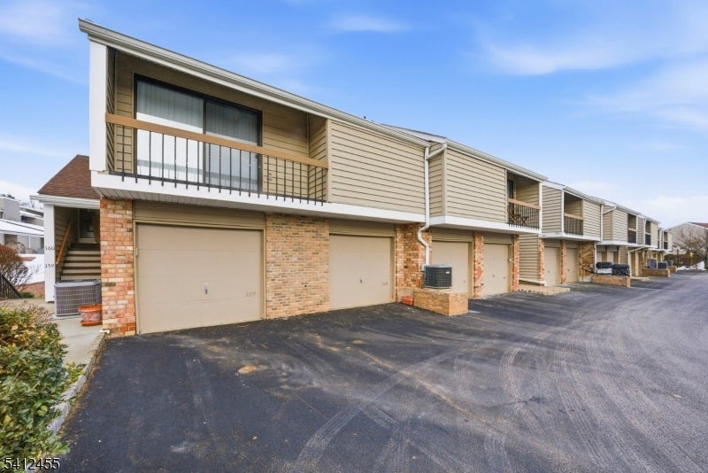 160 Overlook Dr