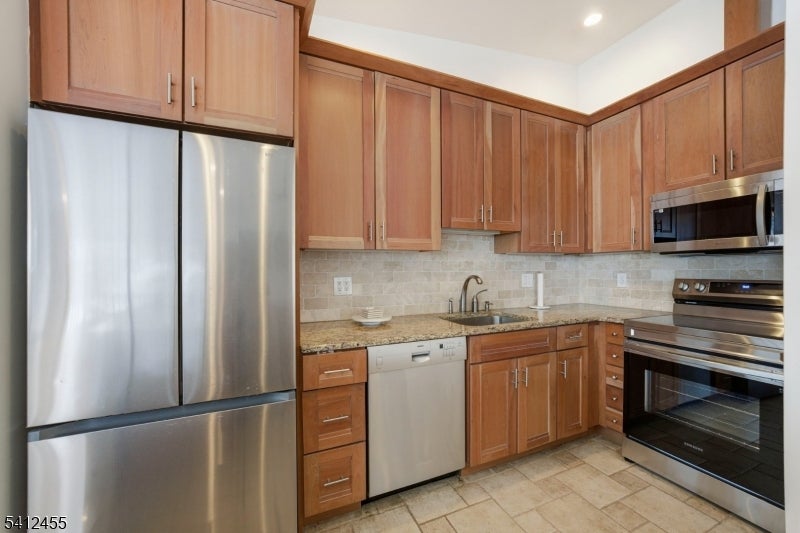 160 Overlook Dr