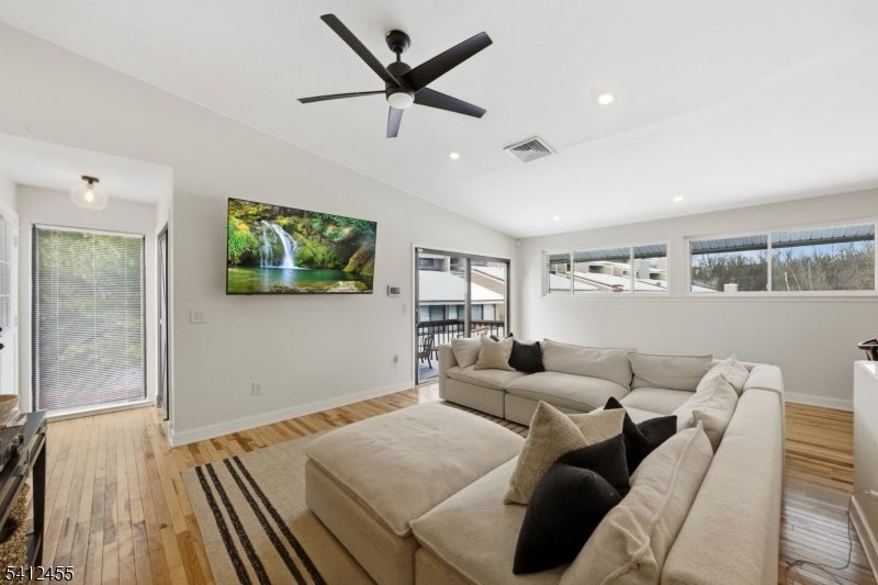 160 Overlook Dr