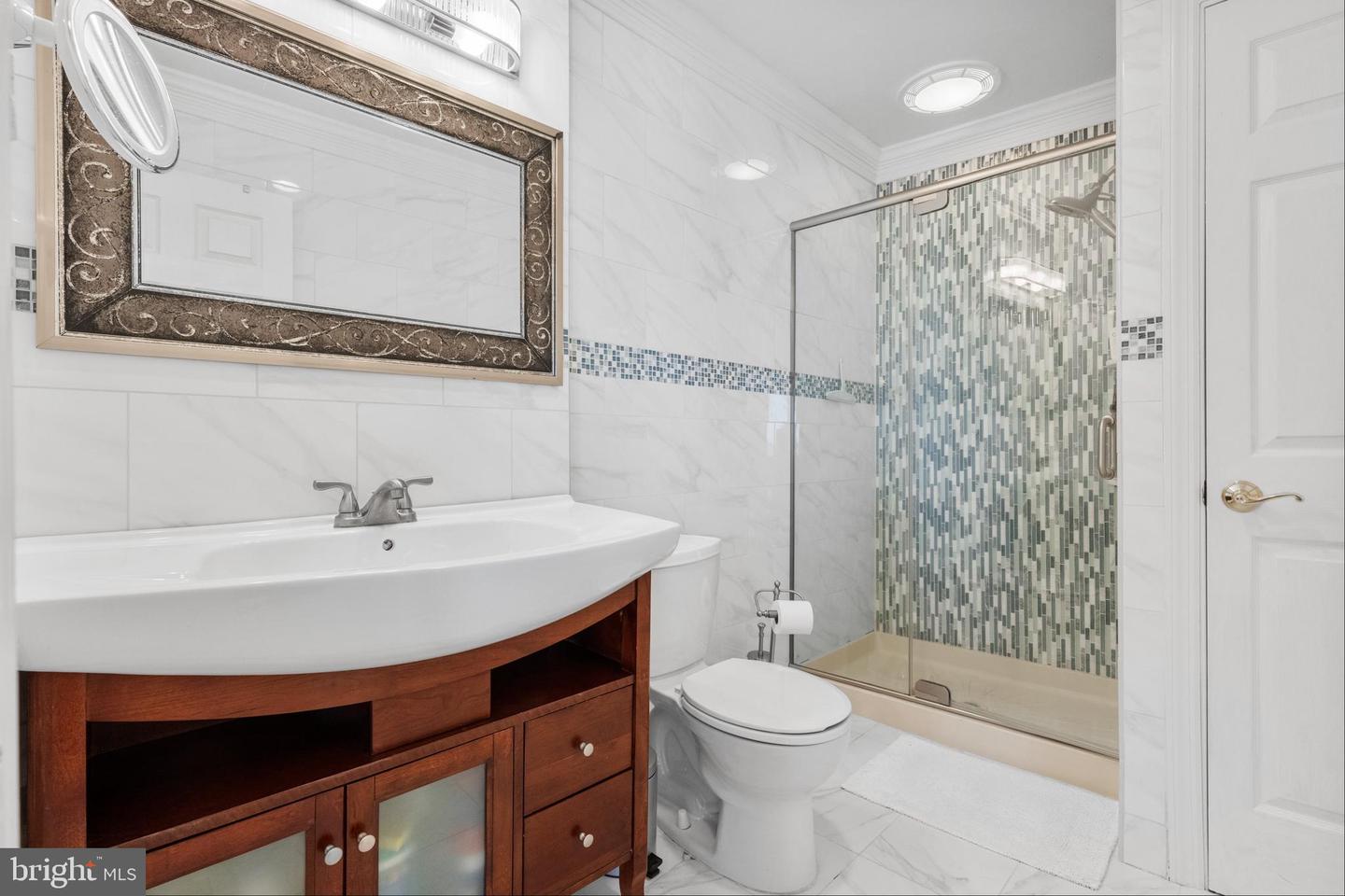 13 Empire Dr