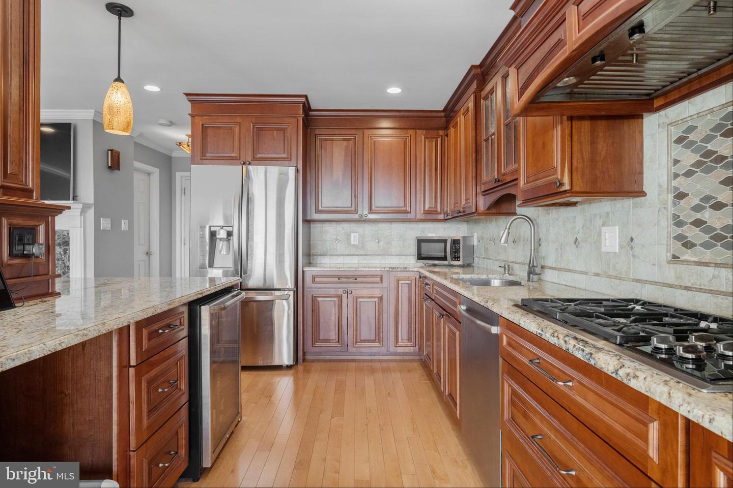 13 Empire Dr