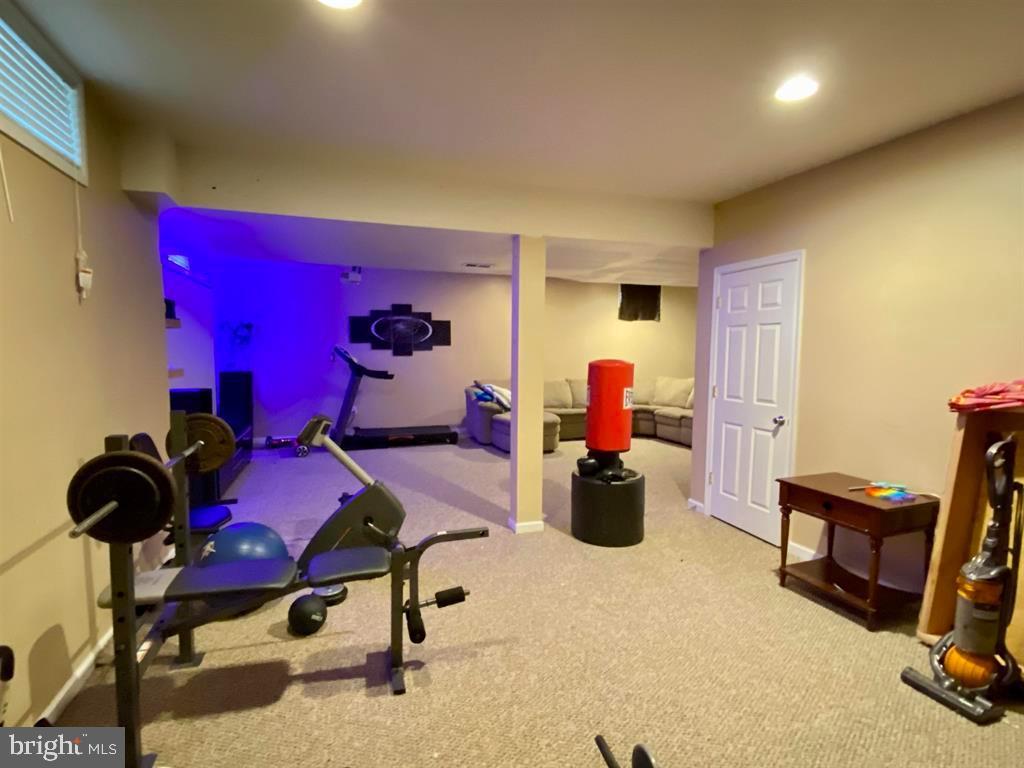 308 Elton Ln