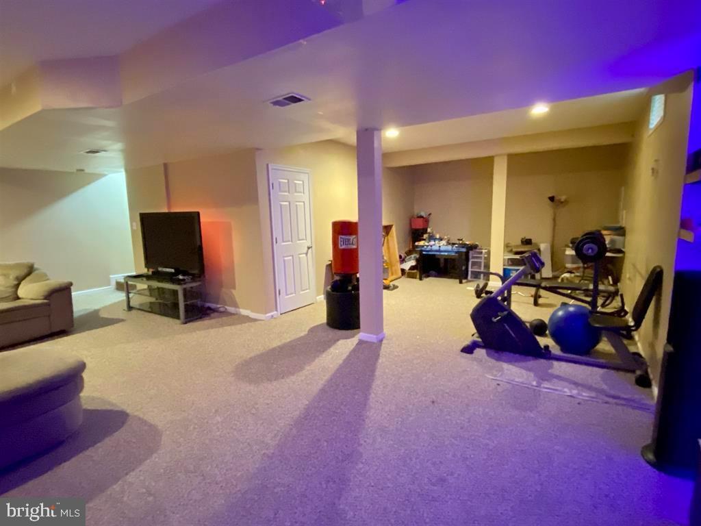 308 Elton Ln