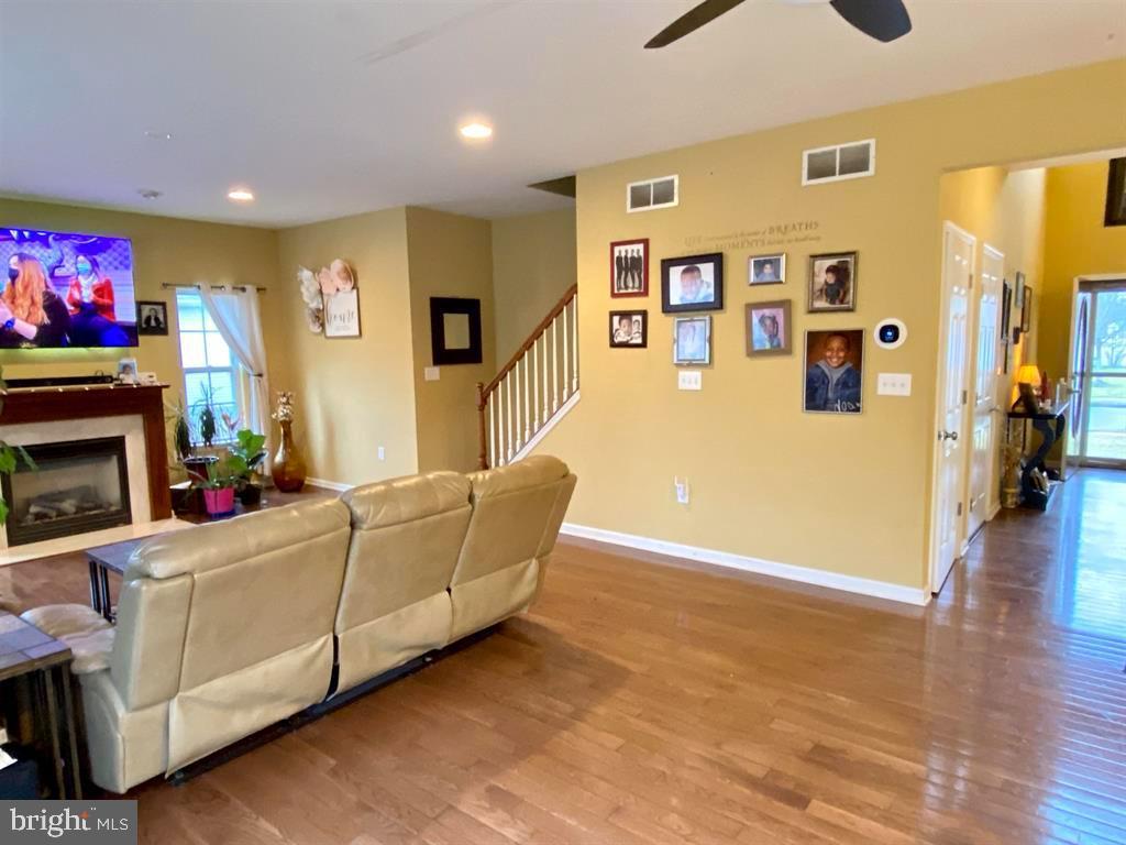 308 Elton Ln