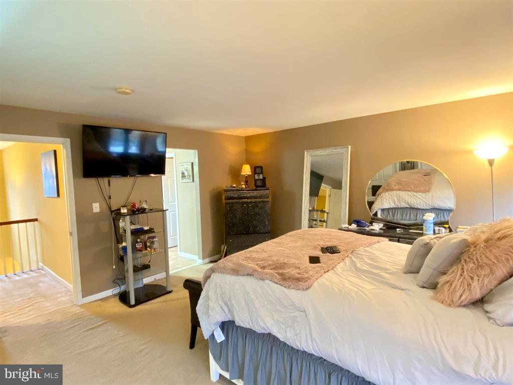 308 Elton Ln