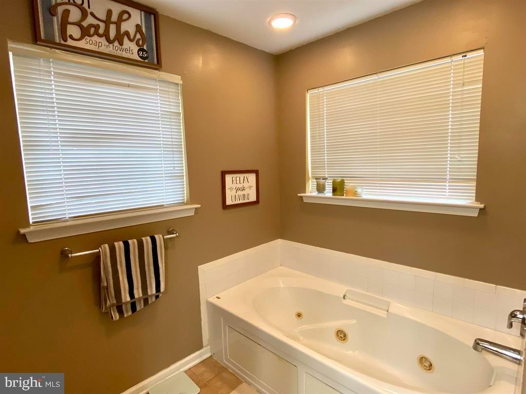 308 Elton Ln