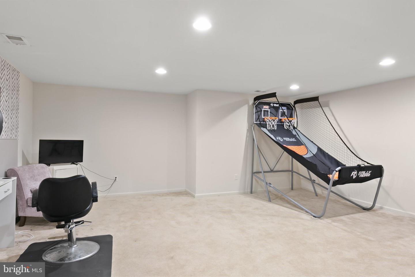 89 Meadow Cir