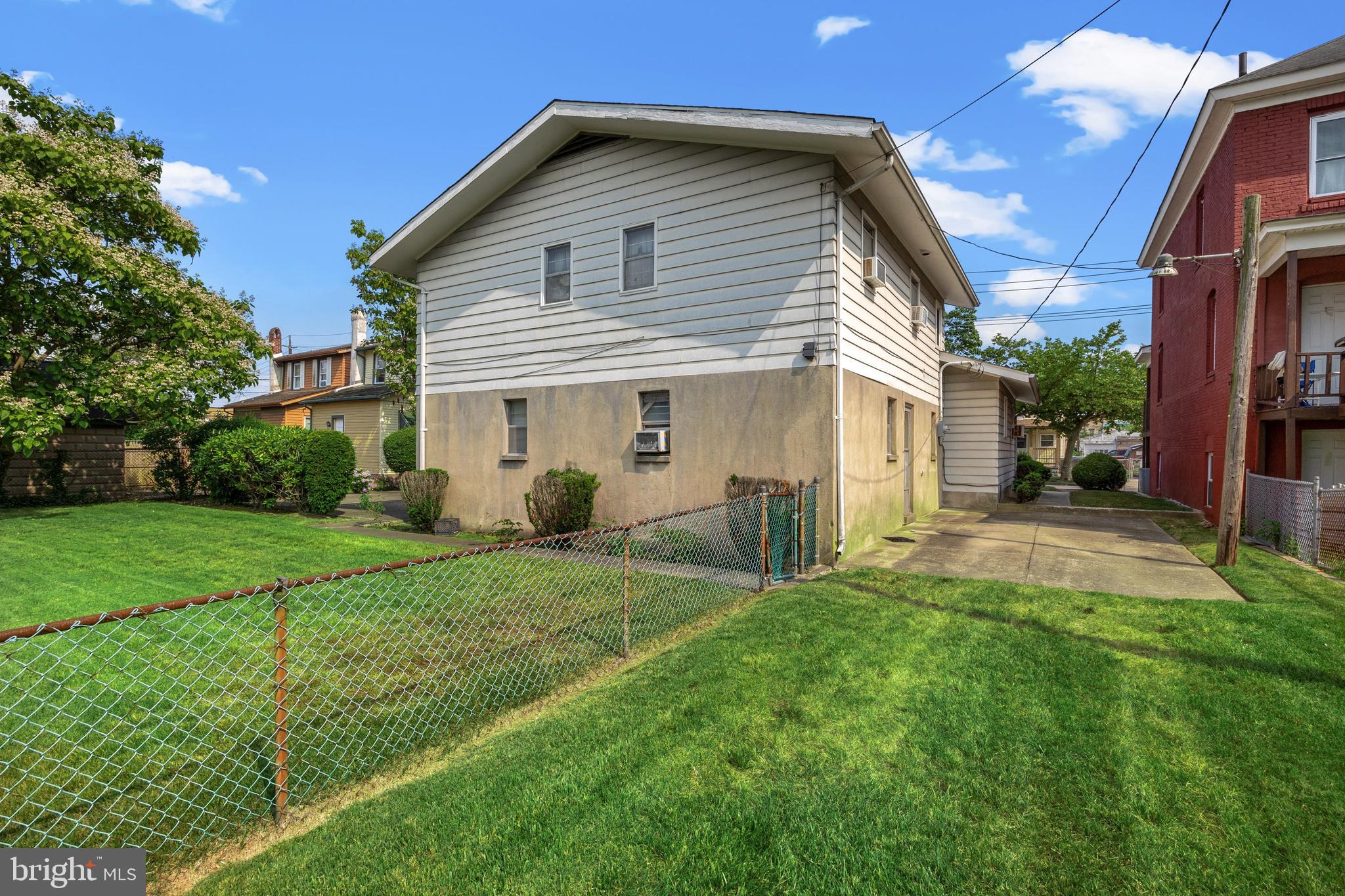 1915 Grant Ave