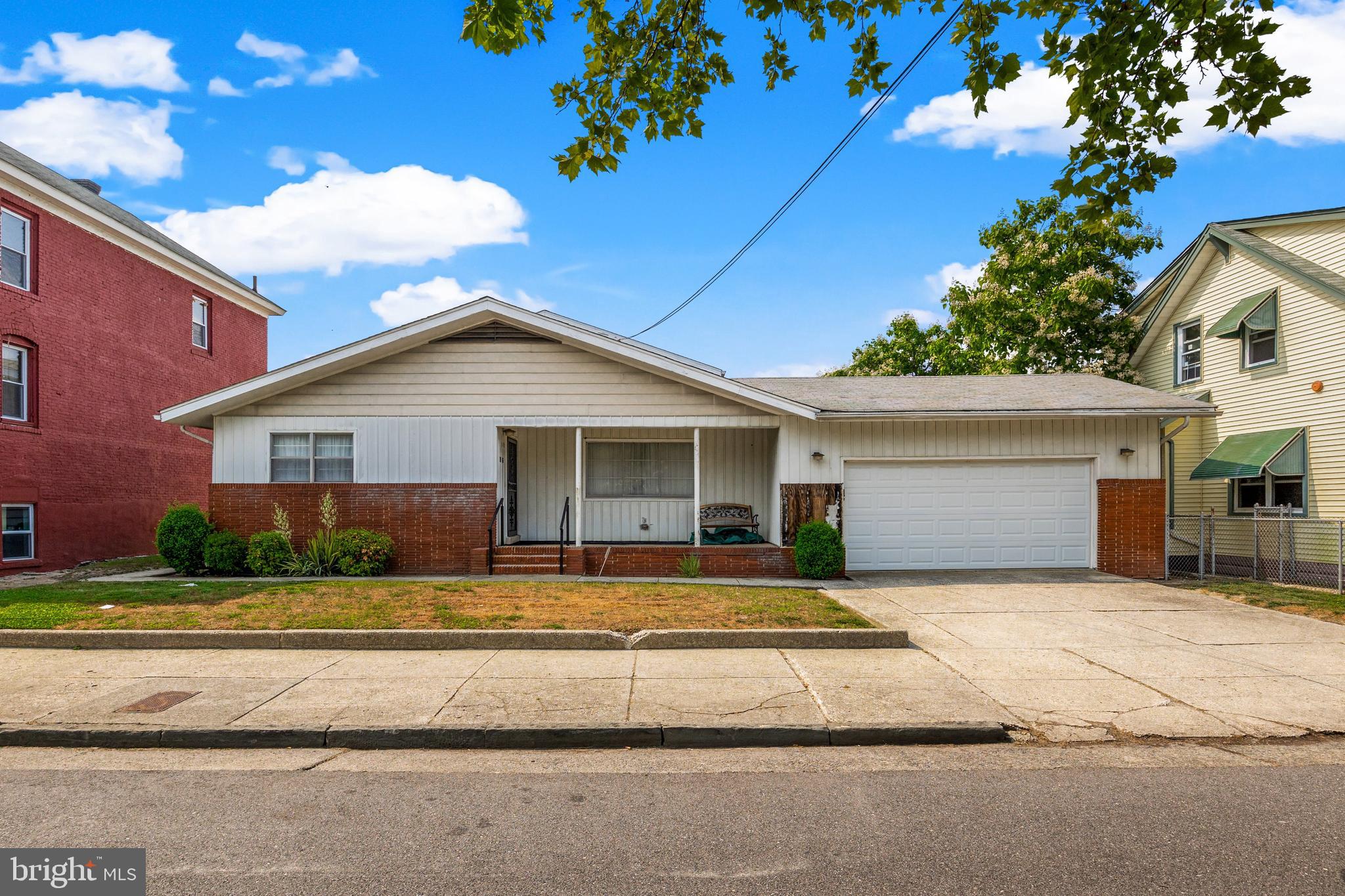 1915 Grant Ave