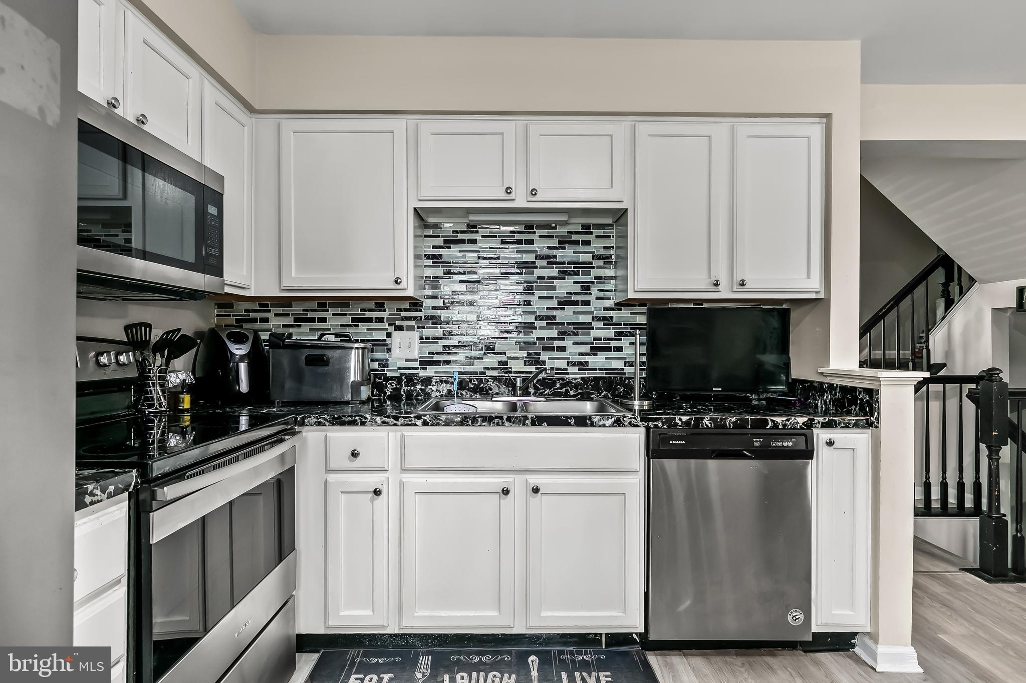 72 Jamestown Cir