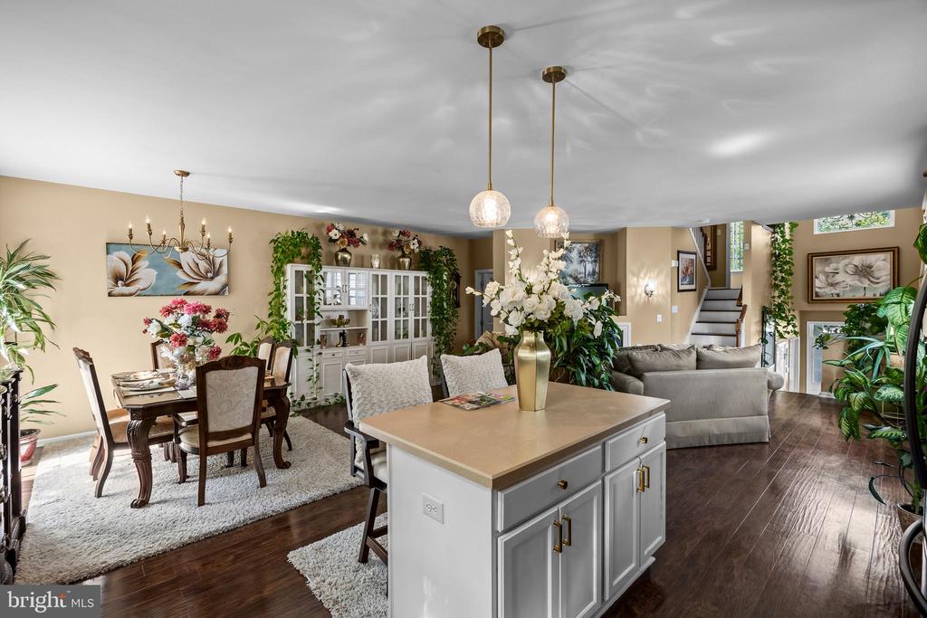 34 MEADOW CIRCLE