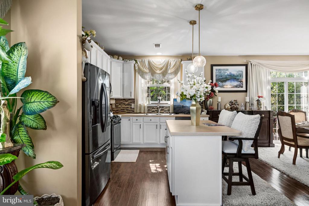 34 MEADOW CIRCLE