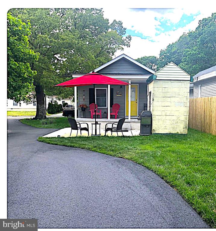 704 W ASHLAND AVENUE