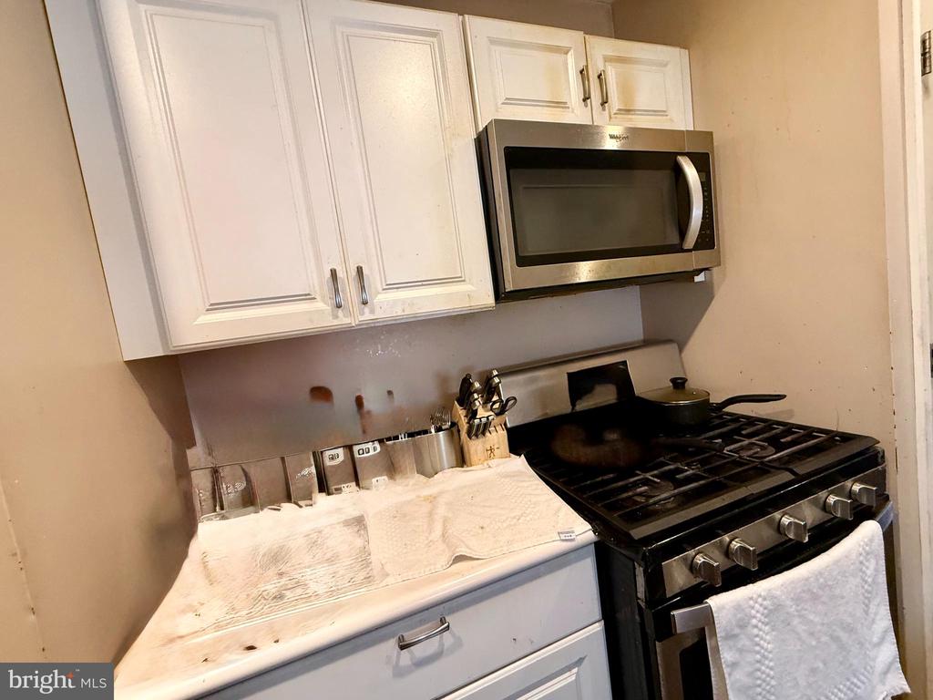 704 W ASHLAND AVENUE