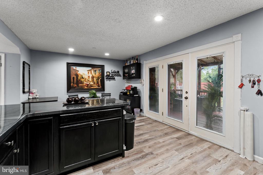 904 BLAKE DRIVE