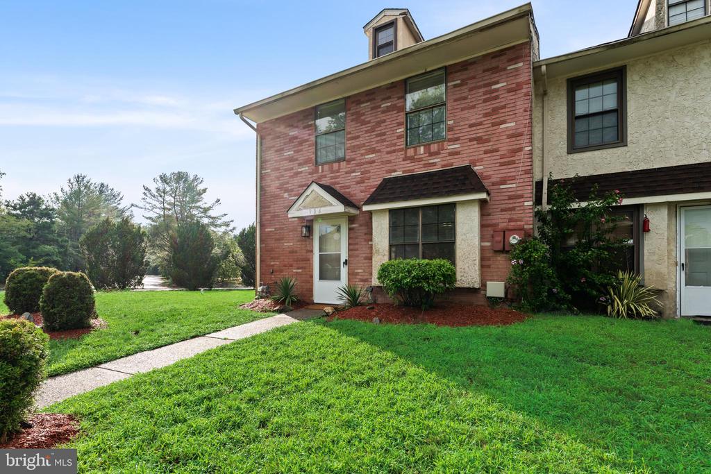 904 BLAKE DRIVE