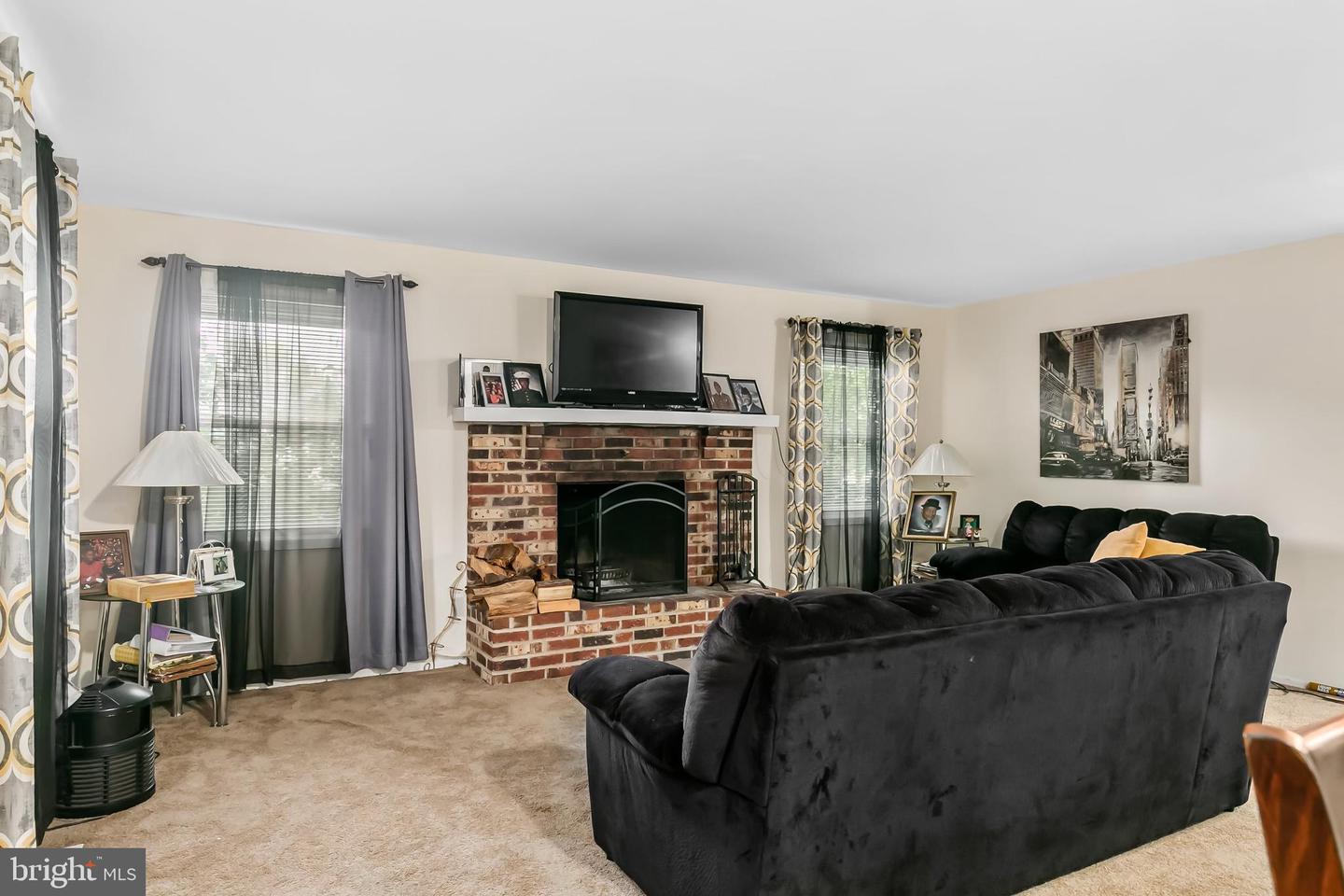 28 Haskell Ln