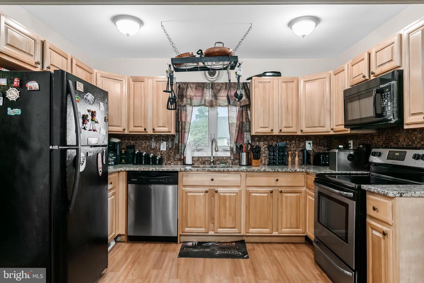 28 Haskell Ln