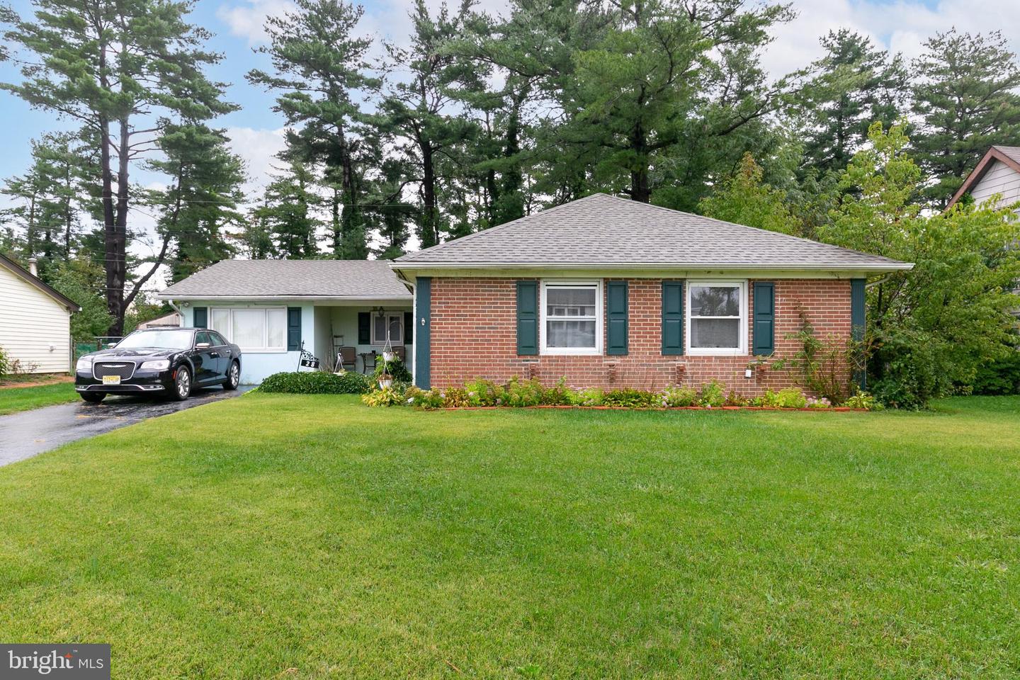 28 Haskell Ln