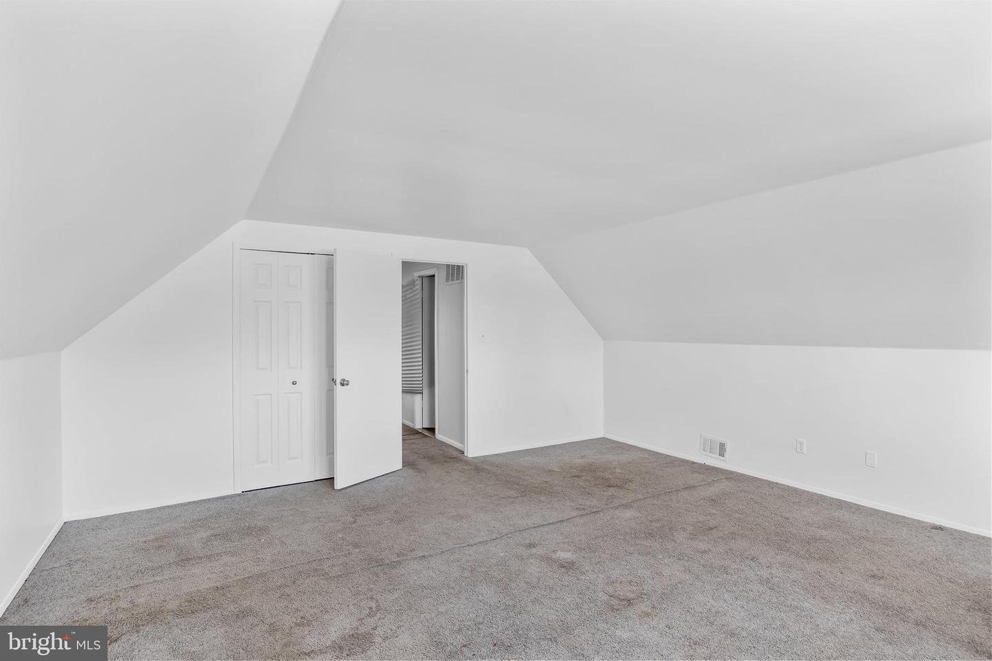 12 Elridge Ln