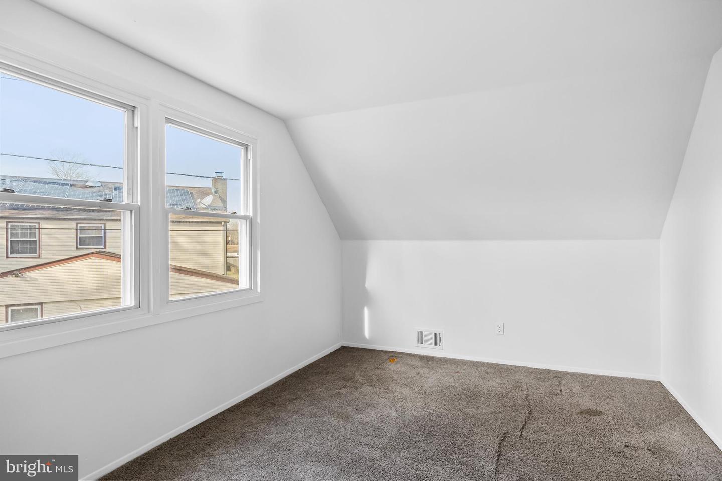 12 Elridge Ln