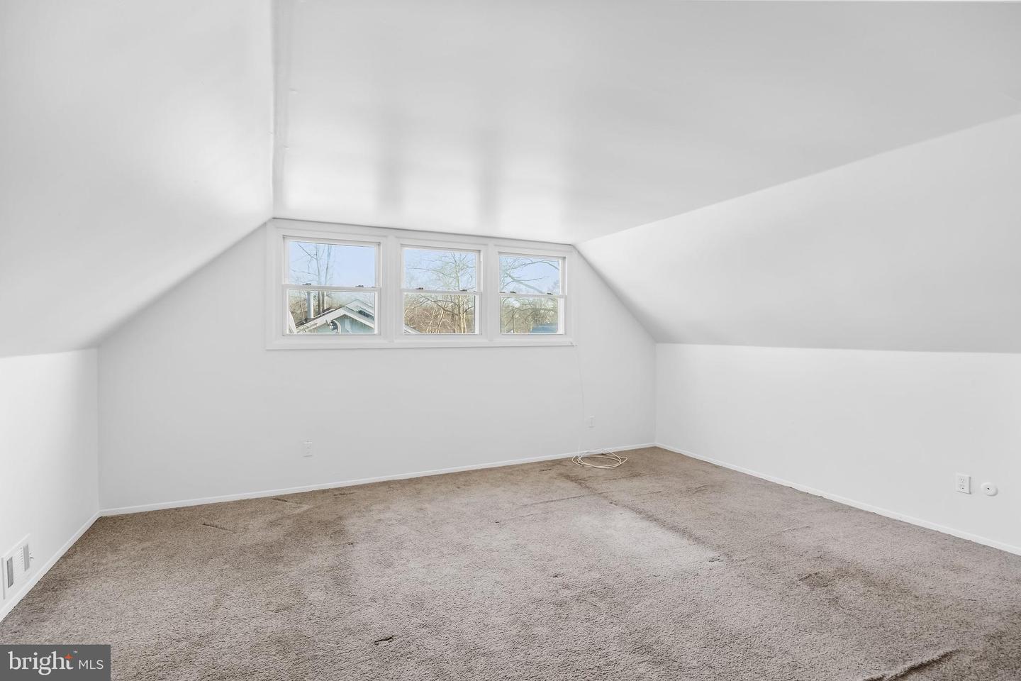 12 Elridge Ln