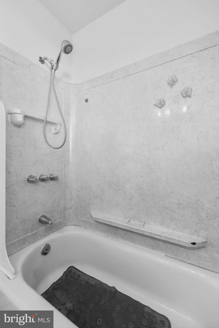 12 Elridge Ln