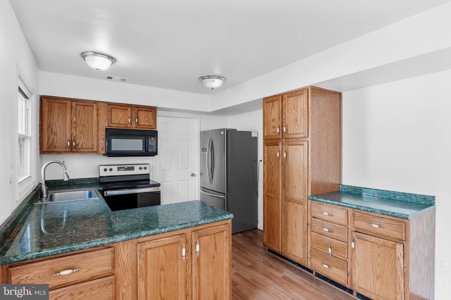 12 Elridge Ln