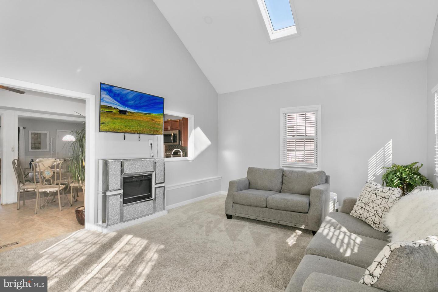 44 Holyoke Ln