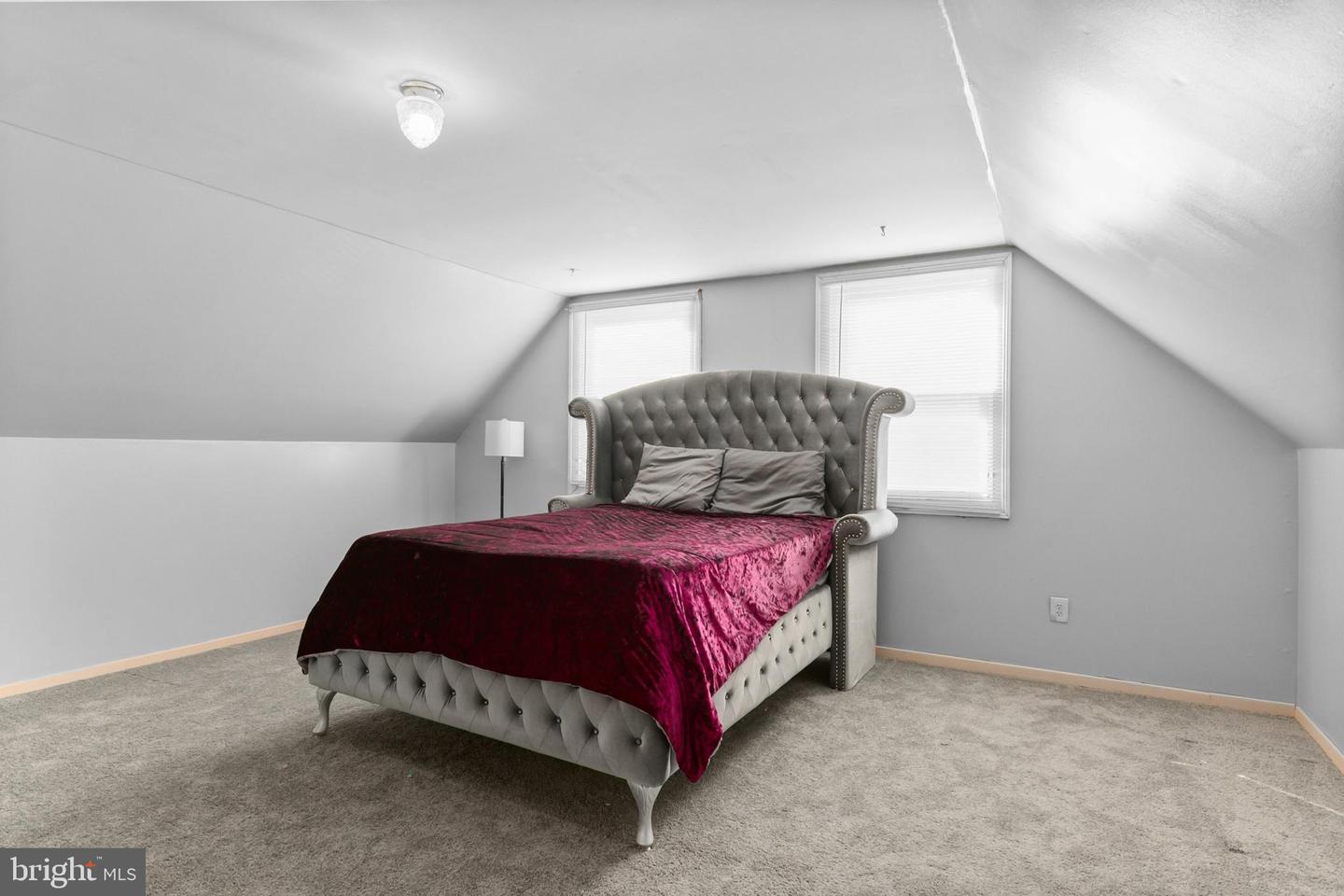 44 Holyoke Ln