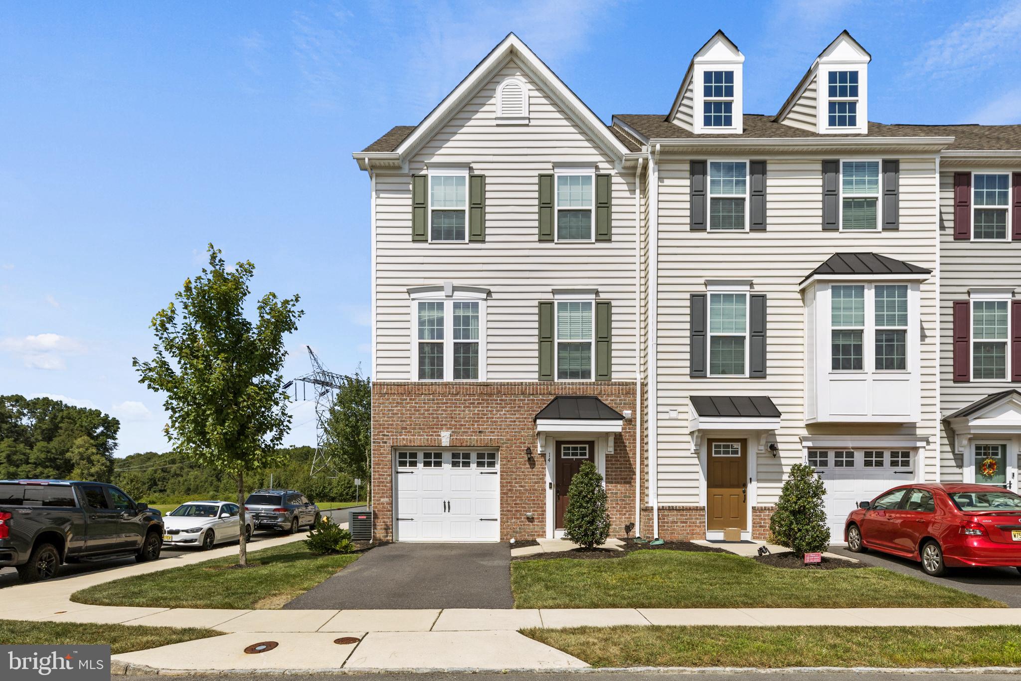14 Ella Ln