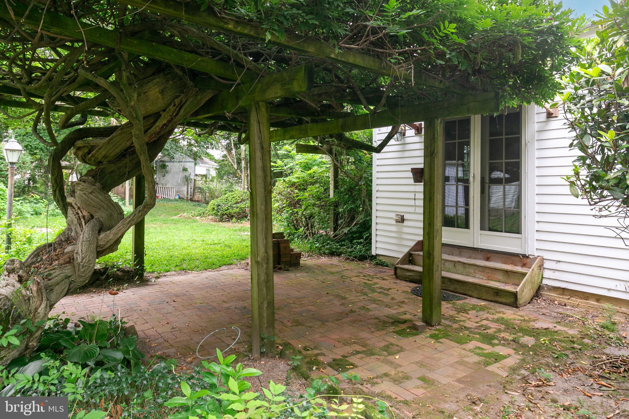 12 Ross St