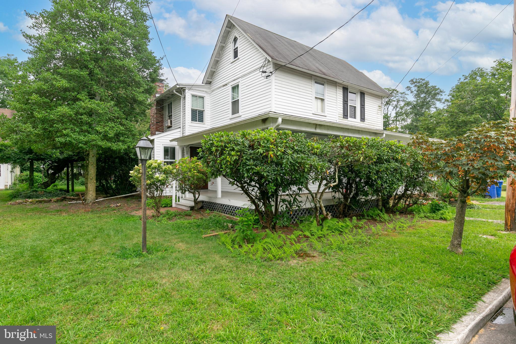 12 Ross St