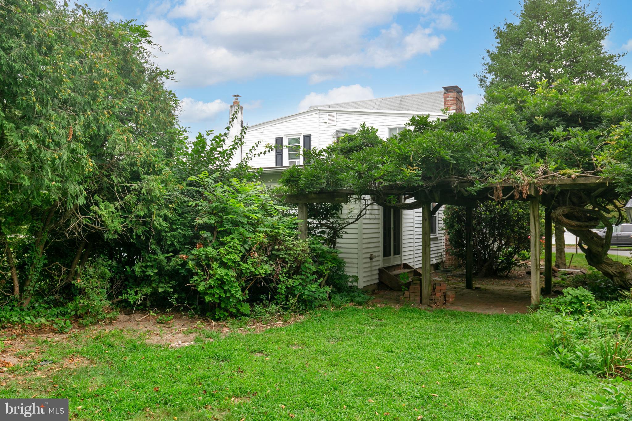 12 Ross St