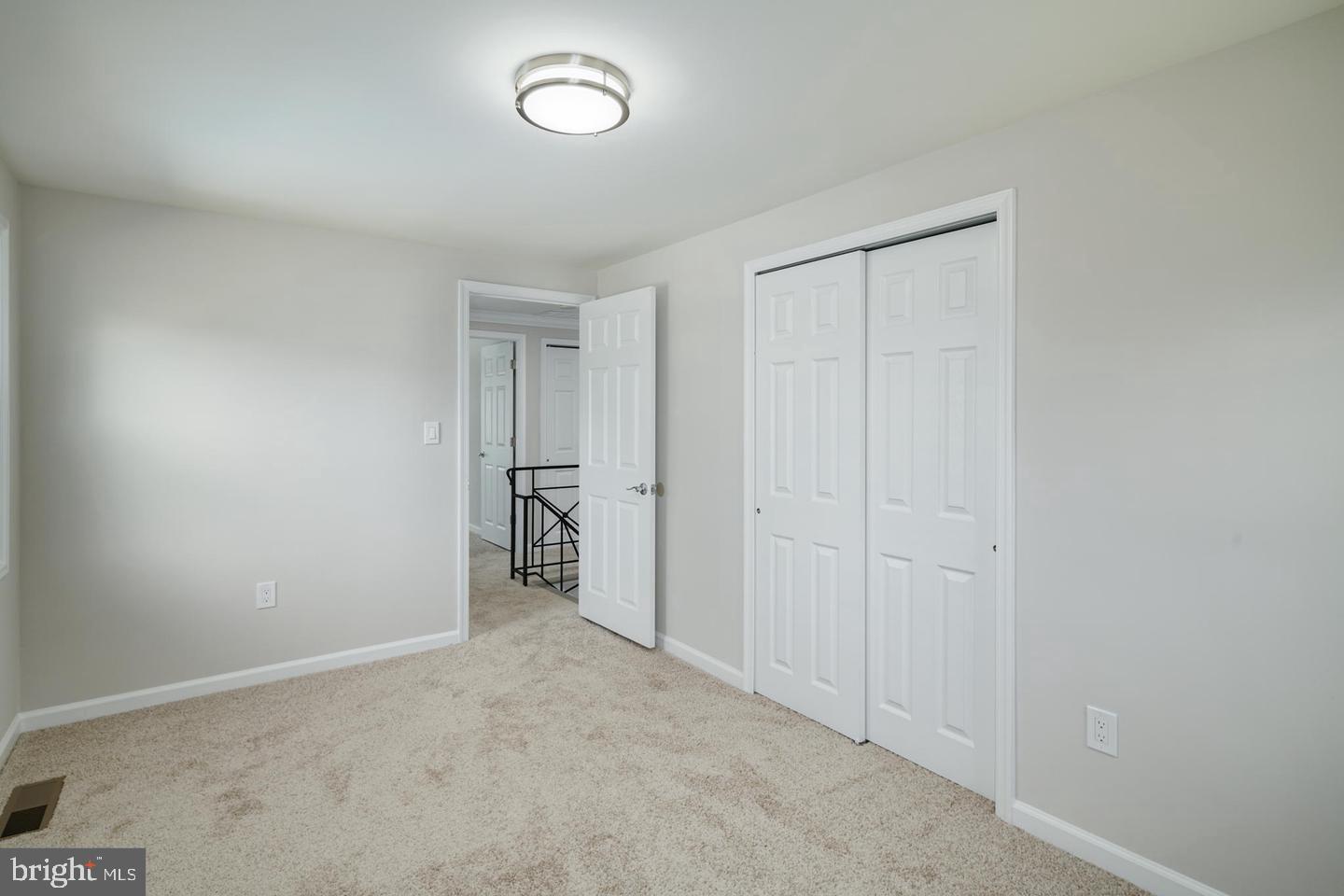 24 Minstrel Ln