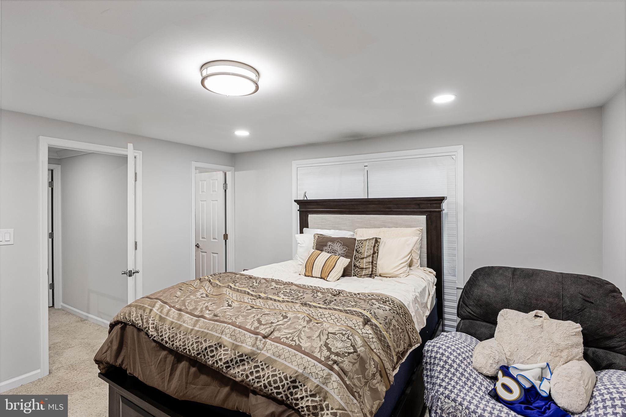 24 Minstrel Ln