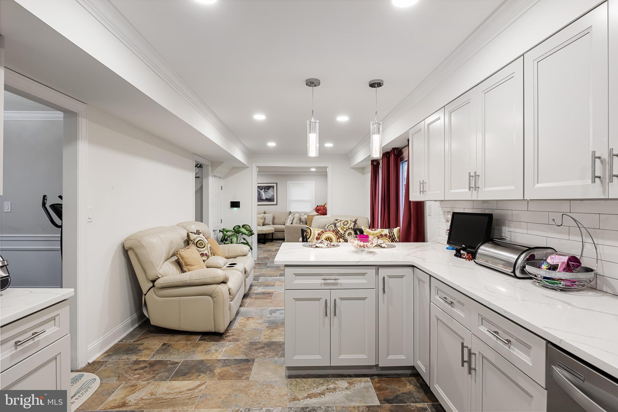 24 Minstrel Ln