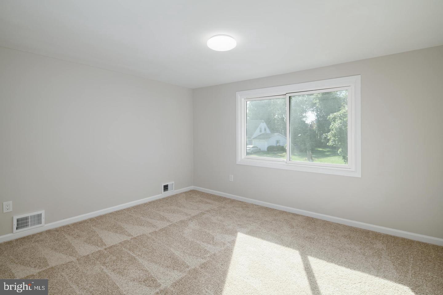 24 Minstrel Ln