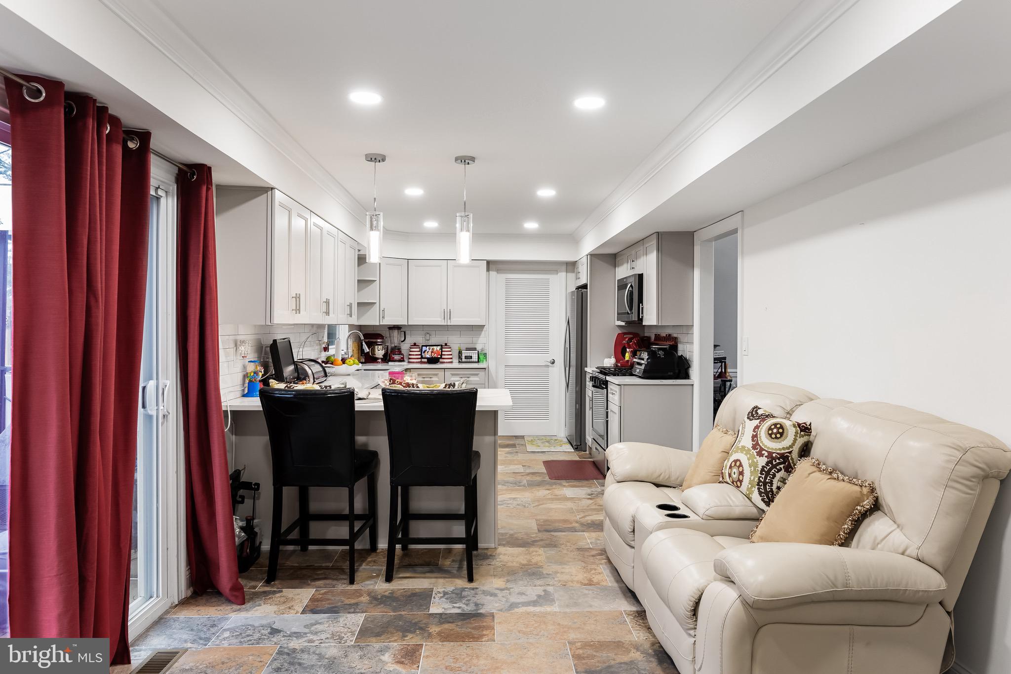 24 Minstrel Ln